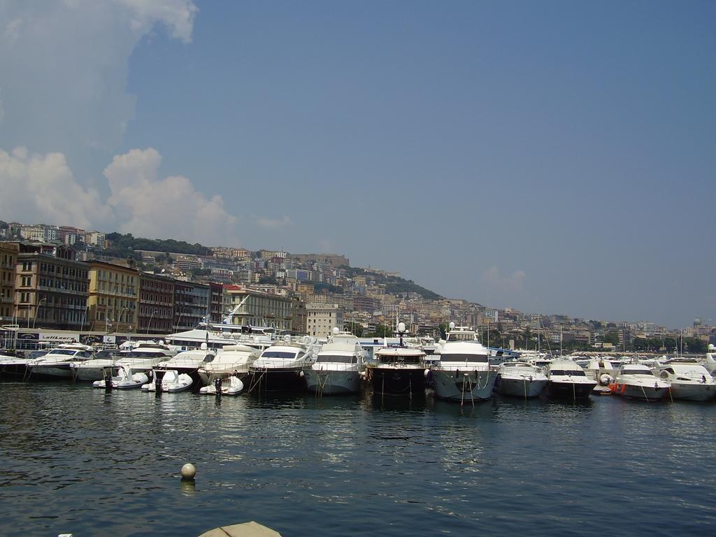 Casa Sannazzaro Apartment Naples Luaran gambar