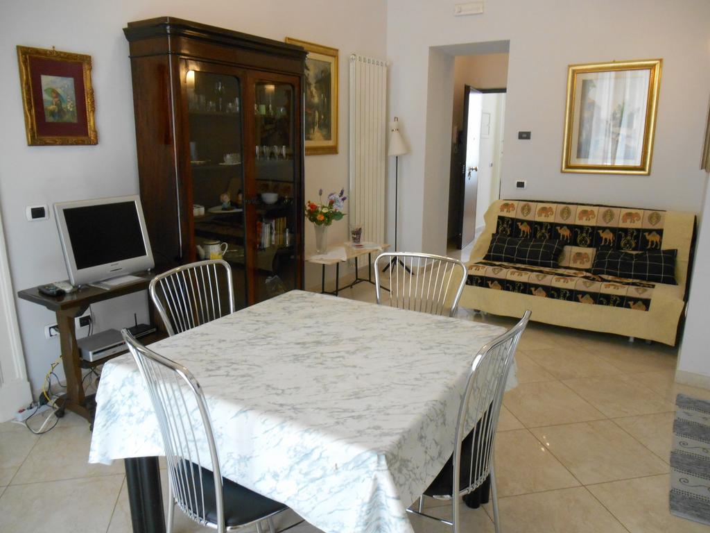 Casa Sannazzaro Apartment Naples Bilik gambar